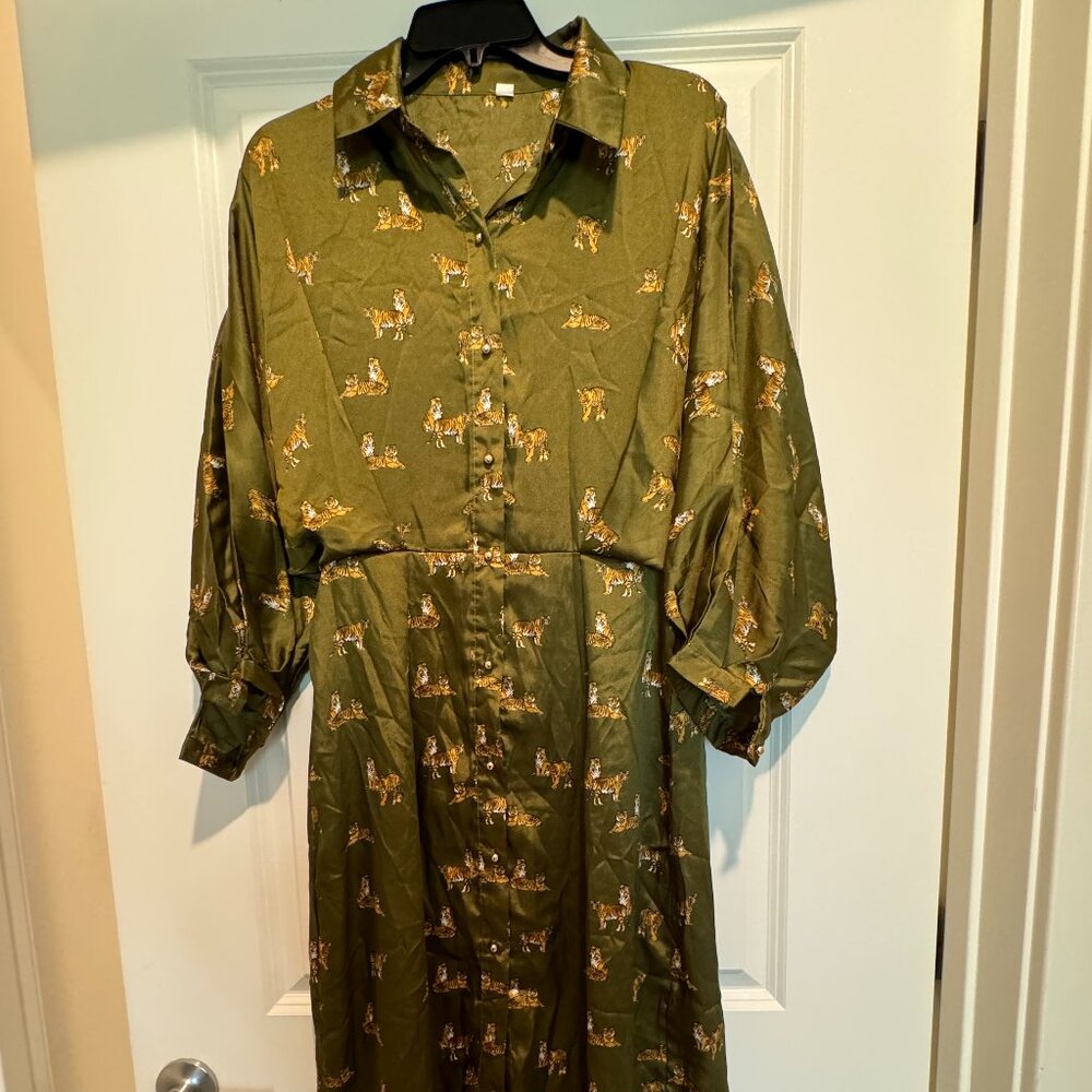 Green long sleeves tiger print button down dress - Zara